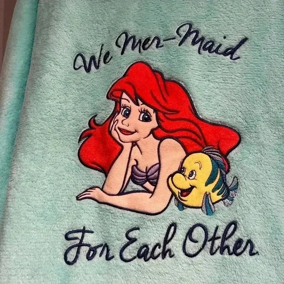Disney Mermaid Kids sleep top large 12/14 fits women’s size small - Picture 3 of 5
